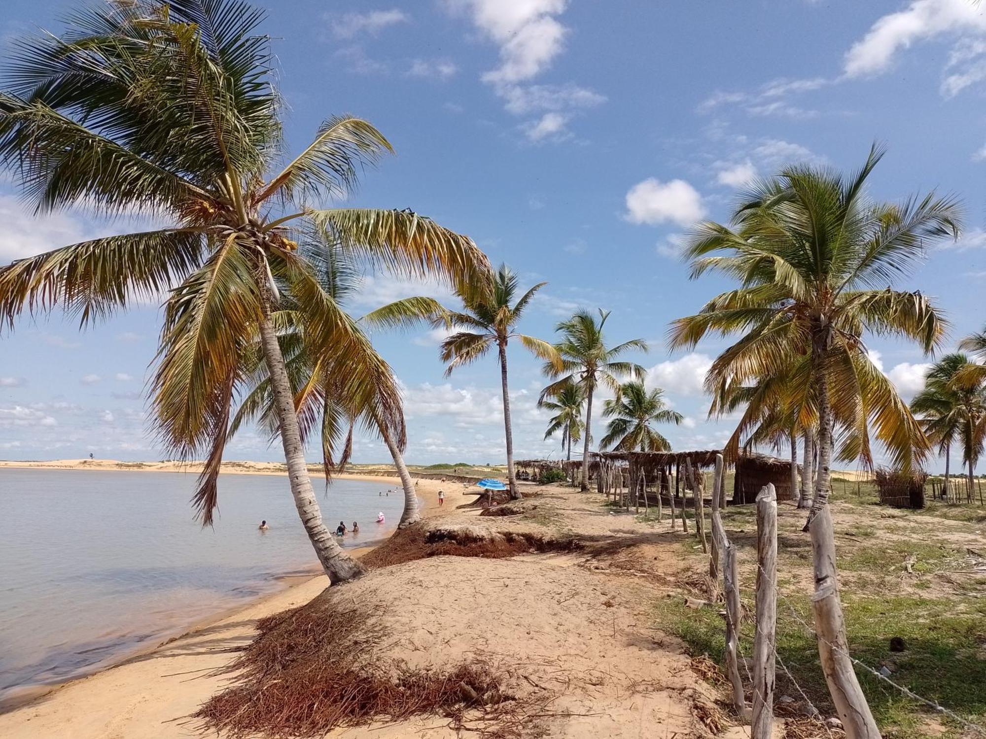 Chale Perto Da Praia Com Duas Suites E Varandao Pacatuba  Eksteriør bilde